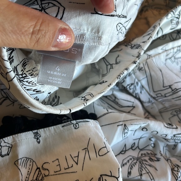 Capris - Picture 2 of 3